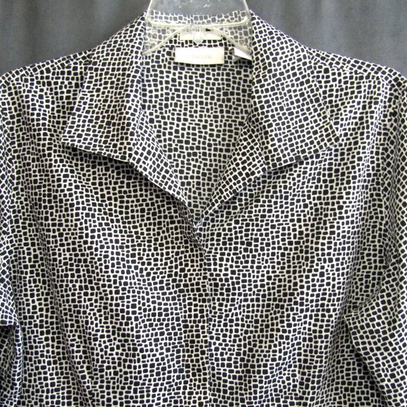 Chicos No Iron White Black Alligator Print Shirt Womens Sz L 2 Button Up Cotton - Picture 2 of 9